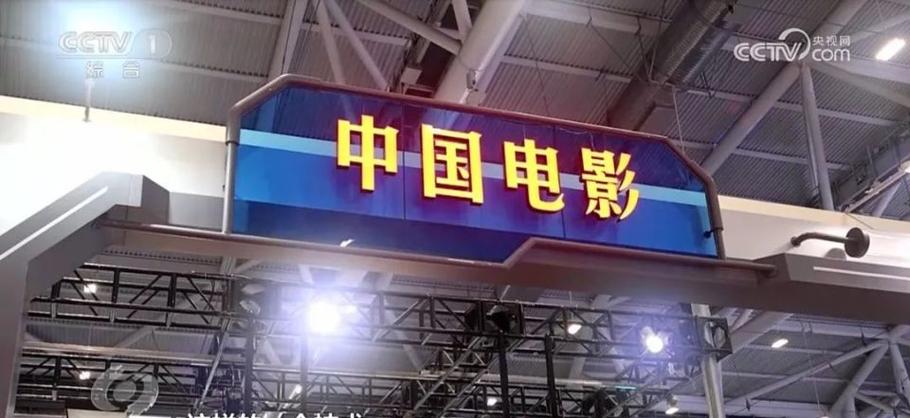 本届文博会上,有超过12万件文化产品展出,400万多